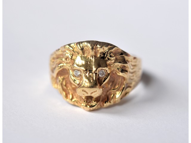 Ruby and Diamond Eagles Head Ring | Head ring, Snake ring diamond, Bezel  set diamond
