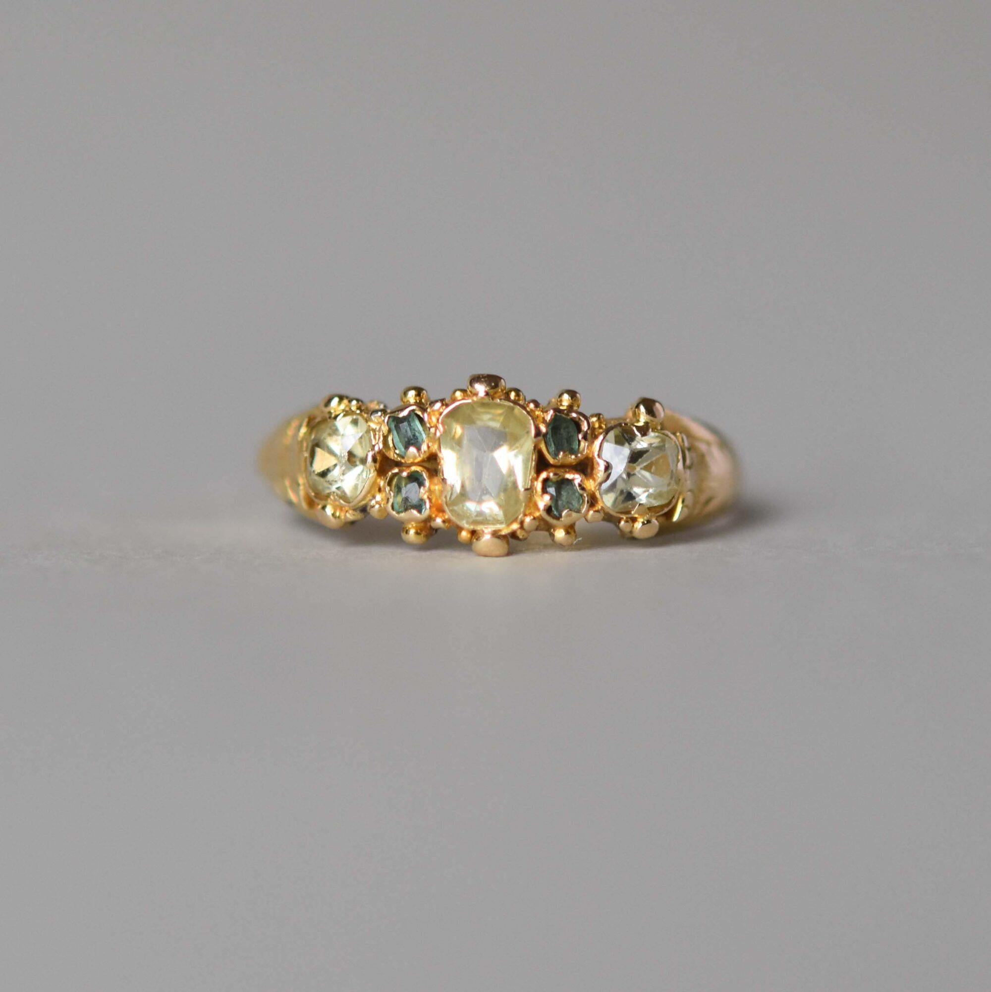 Antique early Victorian 18ct gold chrysoberyl and mini emerald ring c.1850s