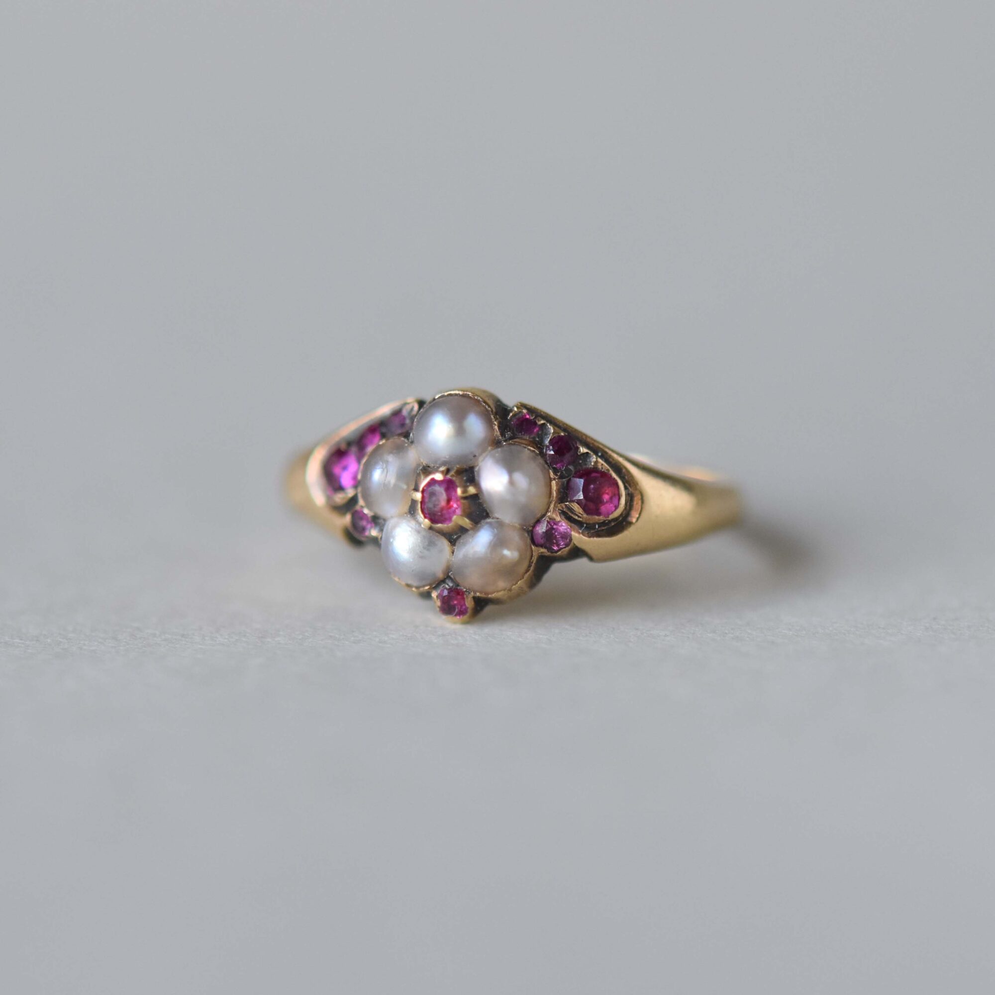 Antique early Victorian 18ct gold ruby and ring c.1850 - 1860s *reserved* - Image 2
