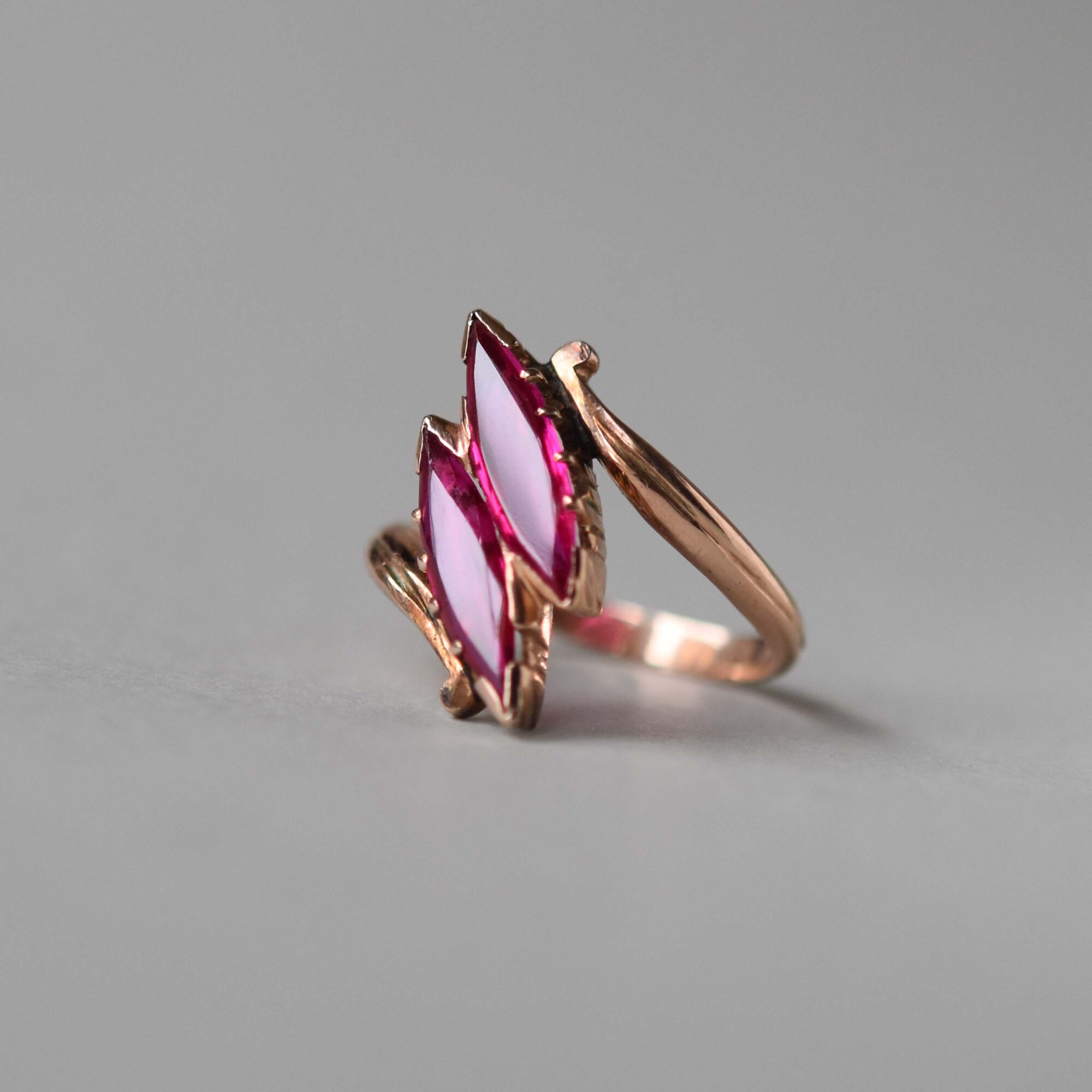 Vintage 14ct gold synthetic ruby marquise ring
