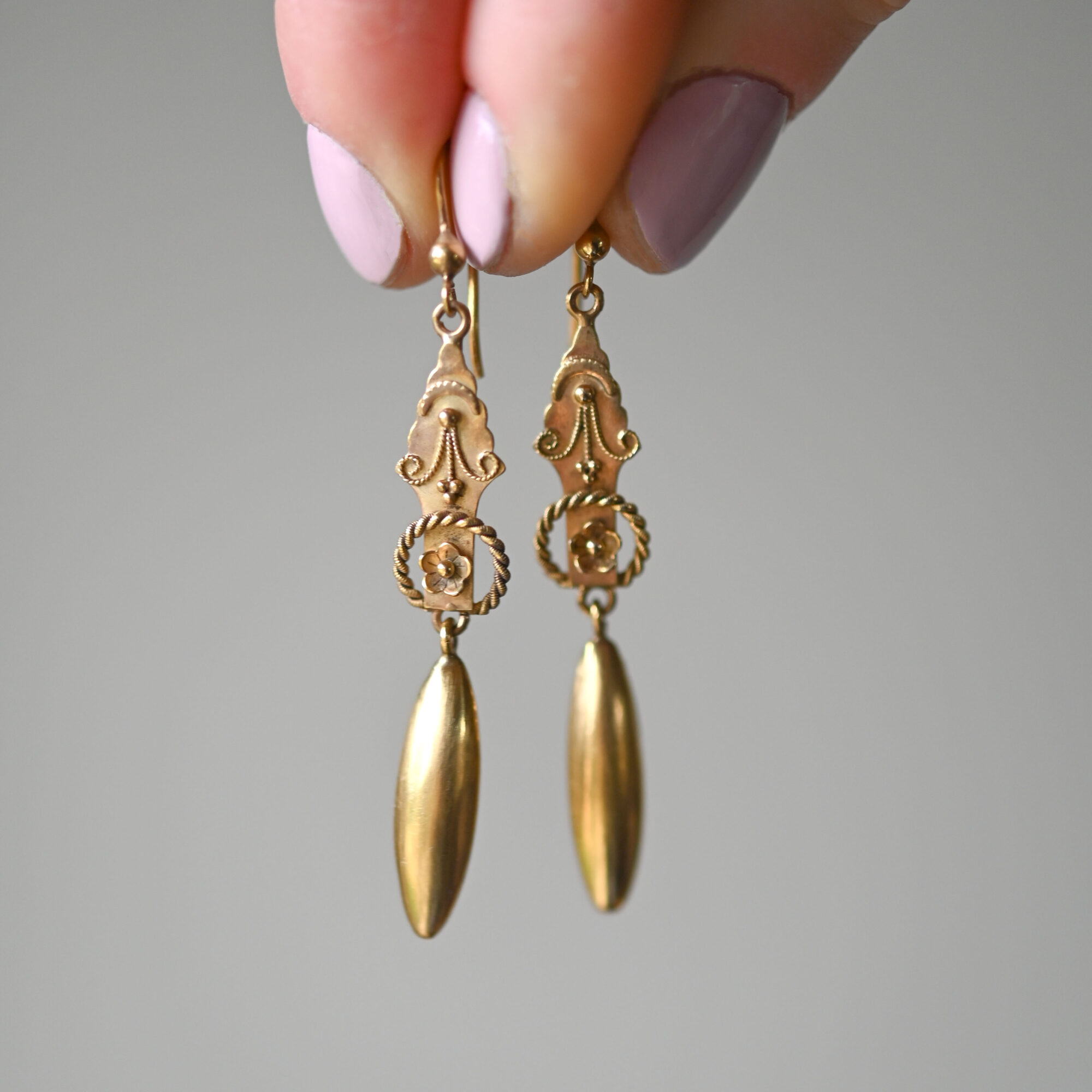 Antique Victorian 9ct gold forget me not torpedo drop earrings - Image 2