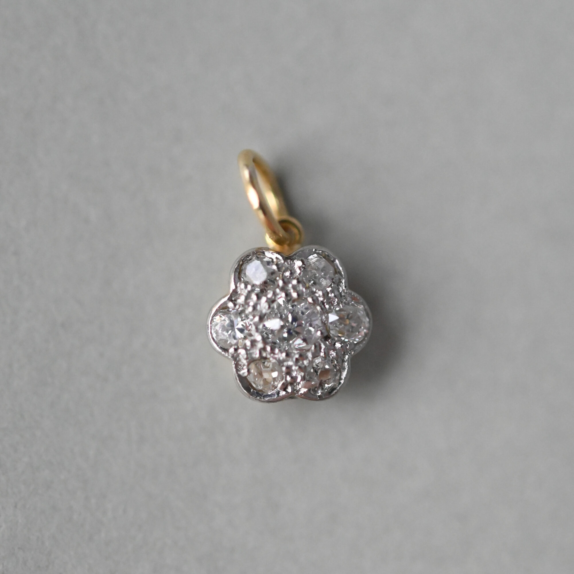 Antique Art Deco 18ct gold and platinum diamond daisy cluster pendant c.1920s - Image 4