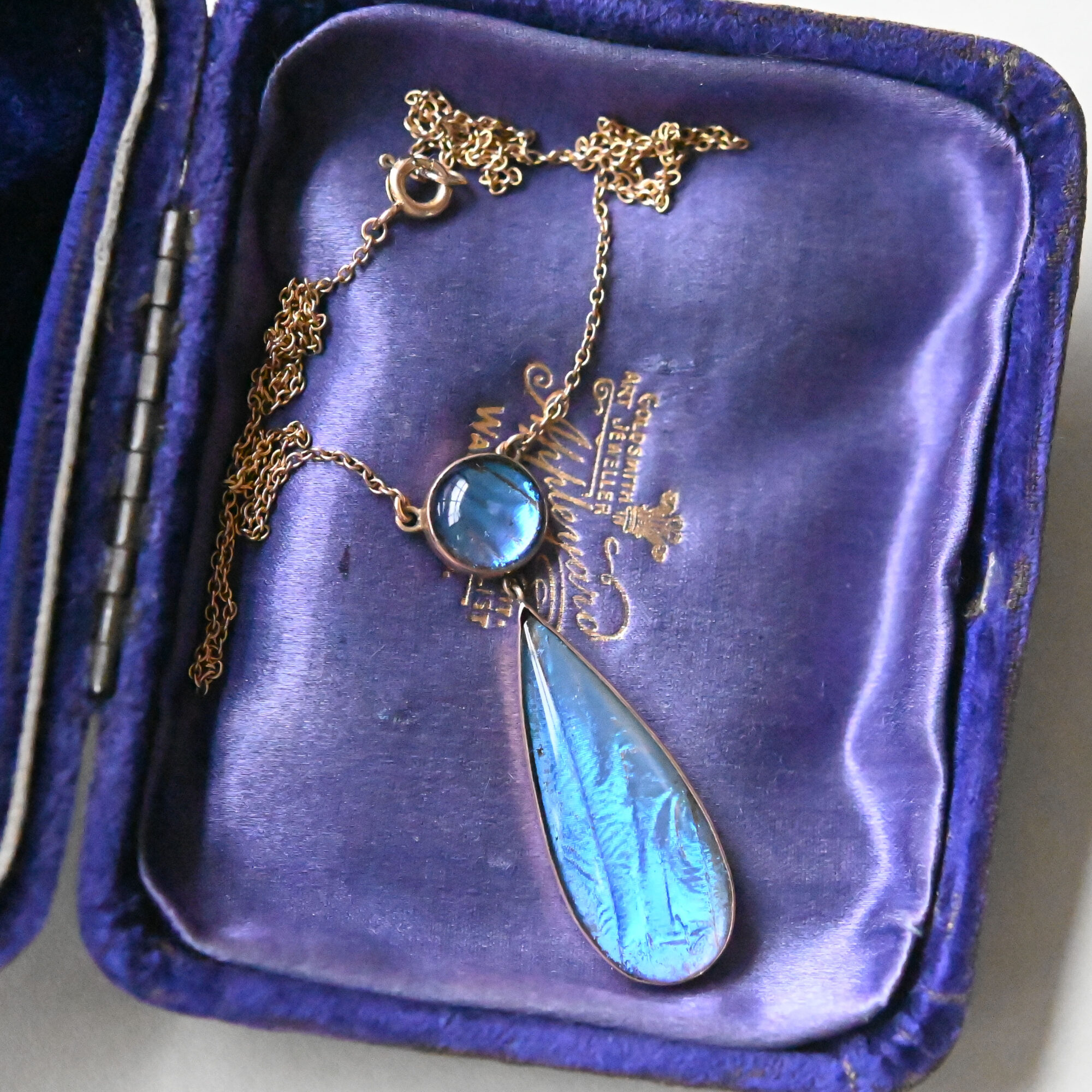 SOLD *Art Deco 9ct gold butterfly drop necklace* reserved for R - Image 2