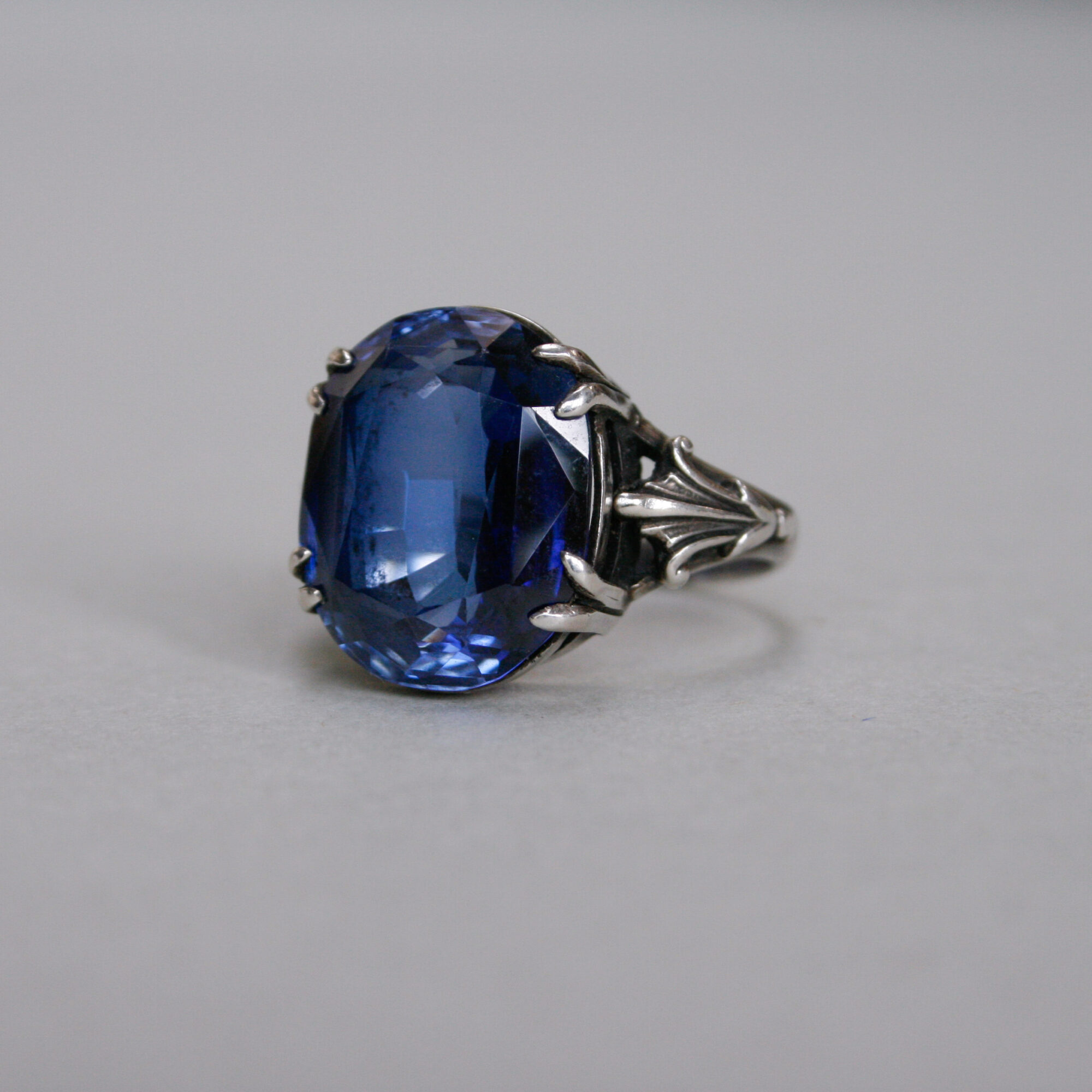 Arts and Crafts sapphire ring and earring set, attributed to Sibyl Dunlop 1920s - Image 2