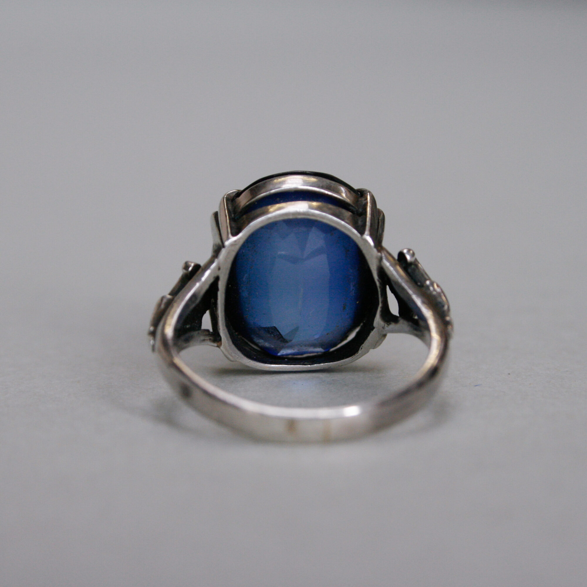 Arts and Crafts sapphire ring and earring set, attributed to Sibyl Dunlop 1920s - Image 5