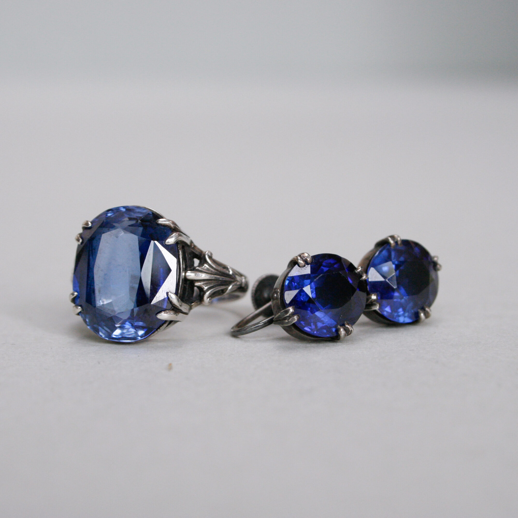 Arts and Crafts sapphire ring and earring set, attributed to Sibyl Dunlop 1920s - Image 7
