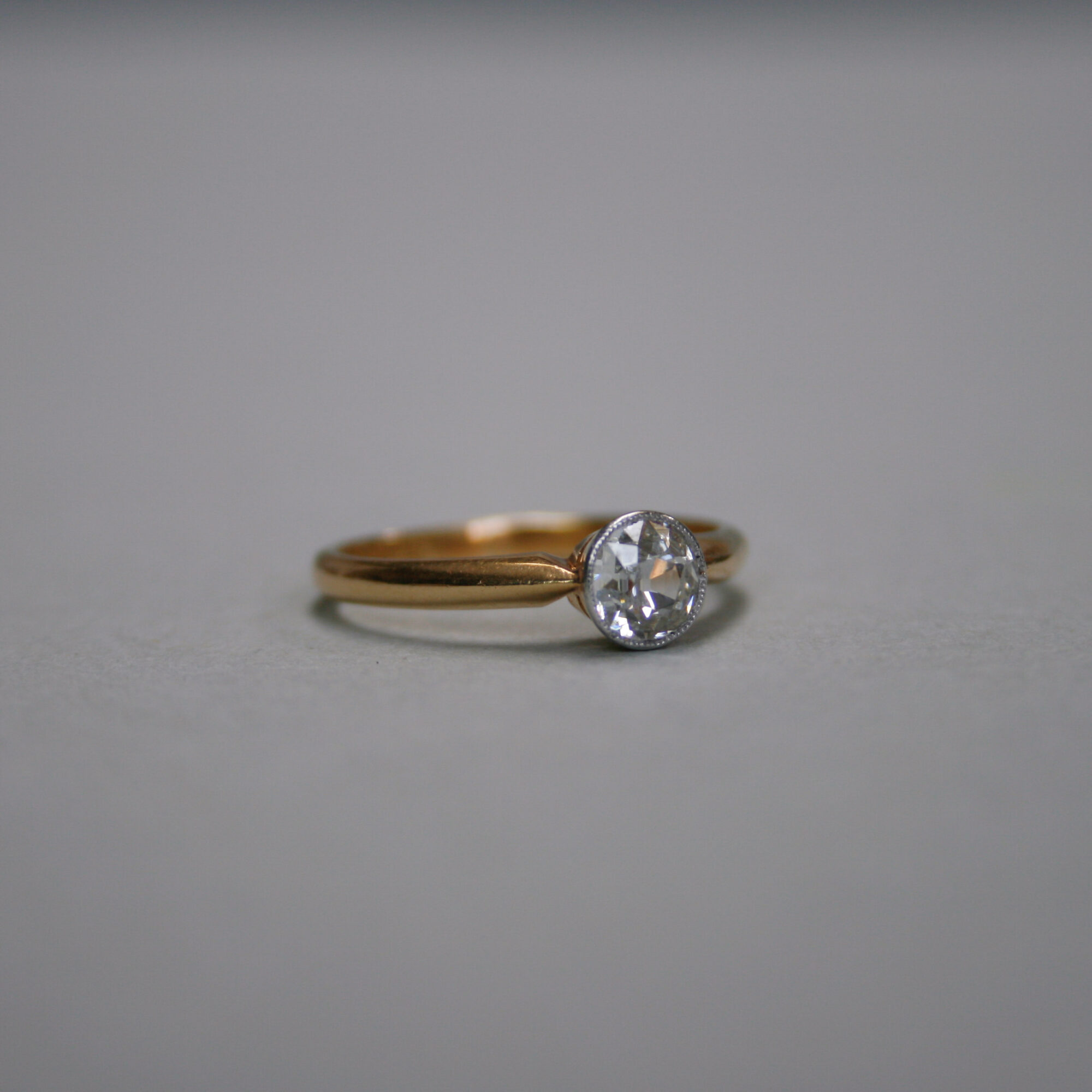 Classic 18ct gold 0.45 carat old cut diamond solitaire engagement ring - Image 2