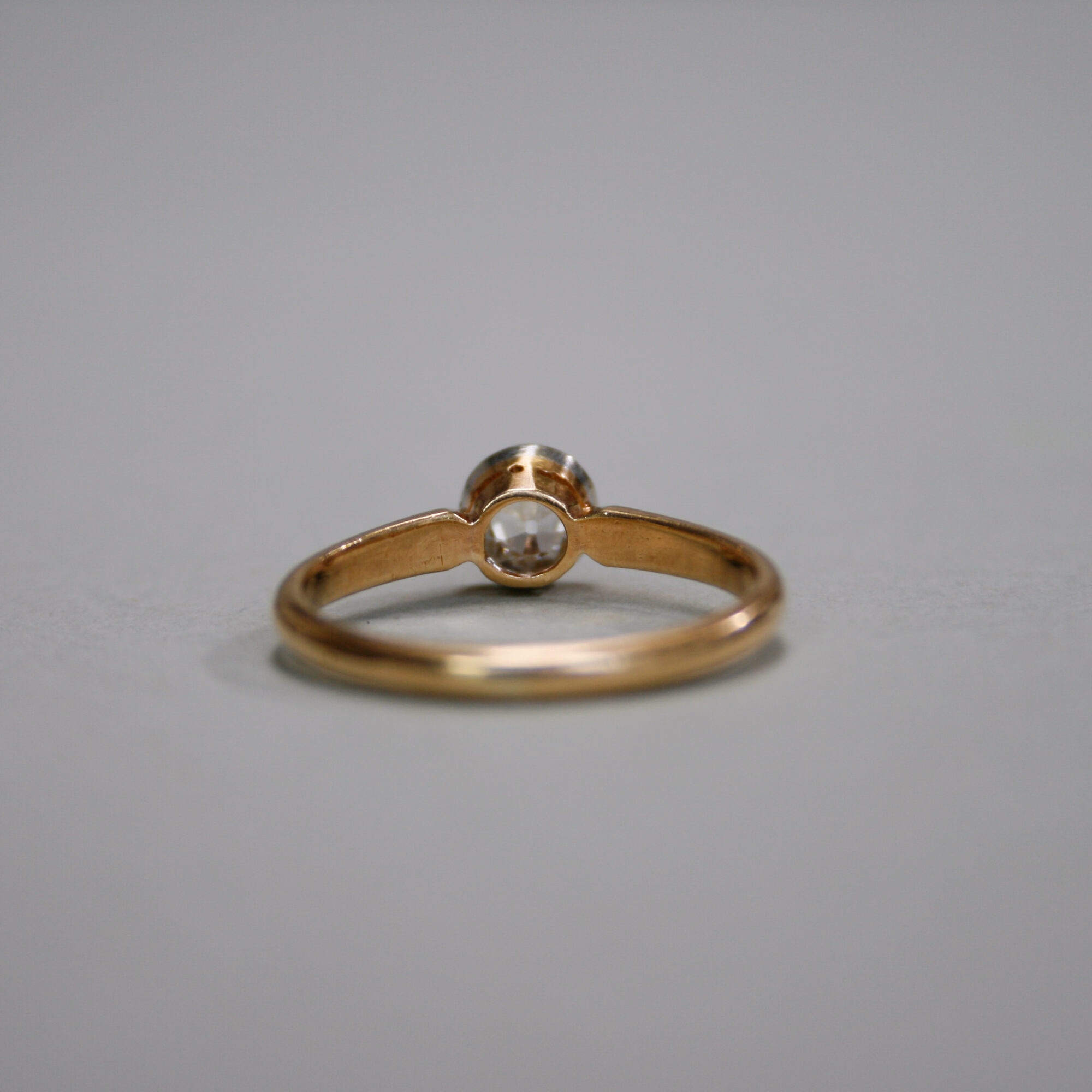 Classic 18ct gold 0.45 carat old cut diamond solitaire engagement ring - Image 4