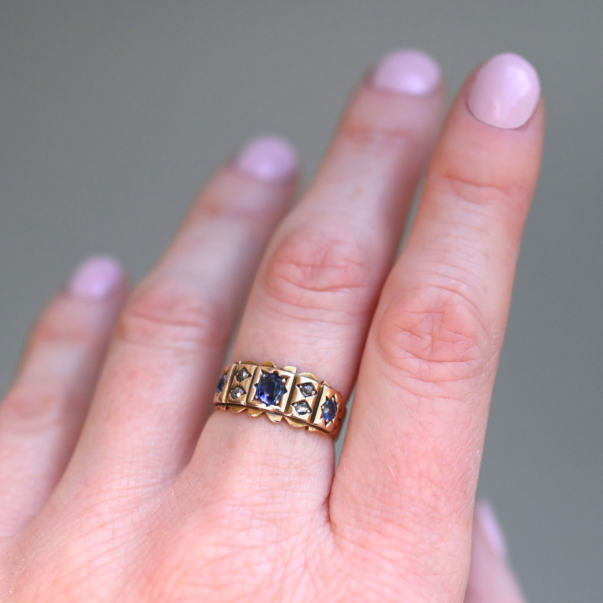 Victorian 15ct gold sapphire and rose cut diamond starburst band ring - Image 3