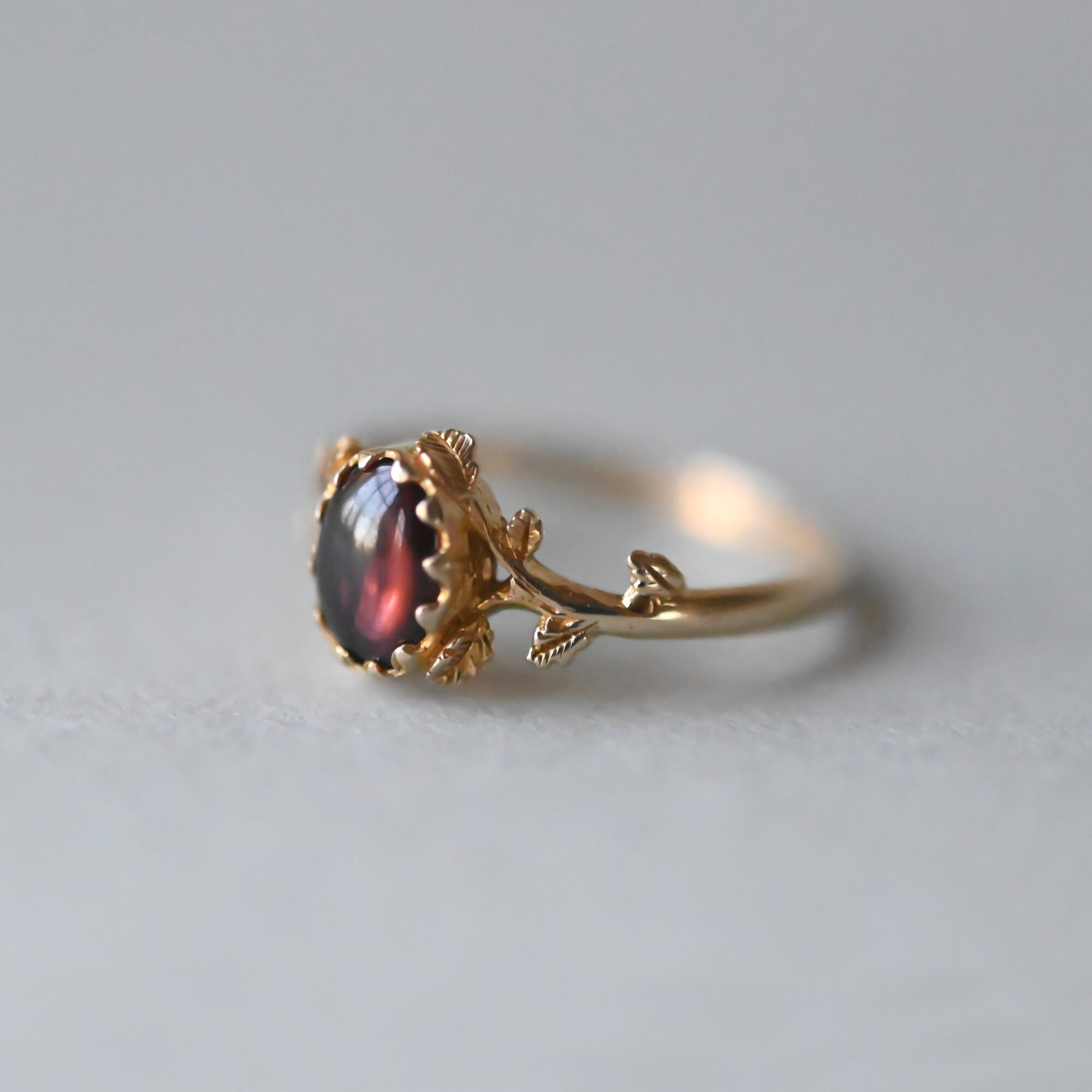 Contemporary 9ct gold garnet rosebud floral branch ring - Image 2