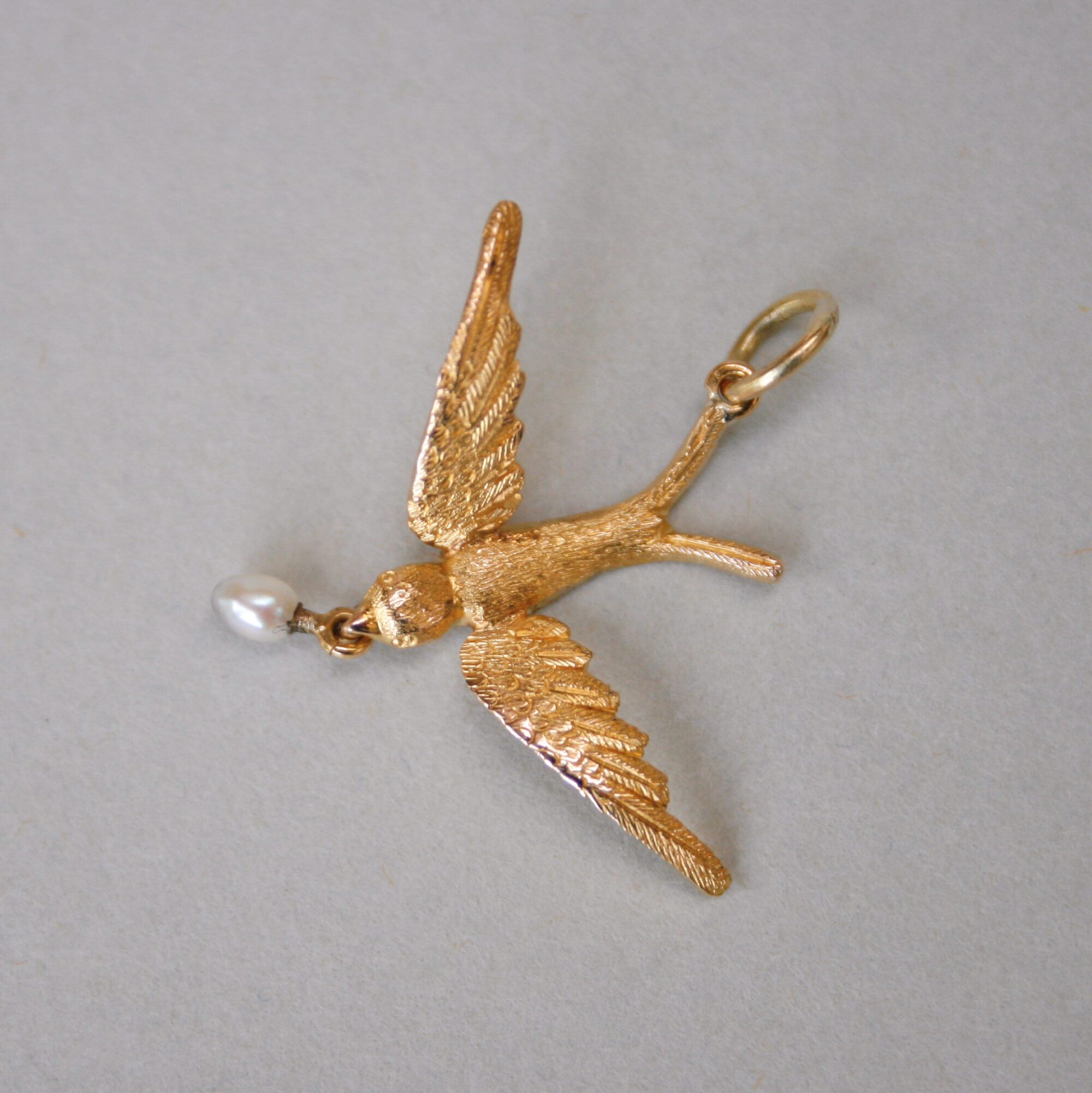 Antique Edwardian 15ct gold swallow and pearl drop pendant - Image 4