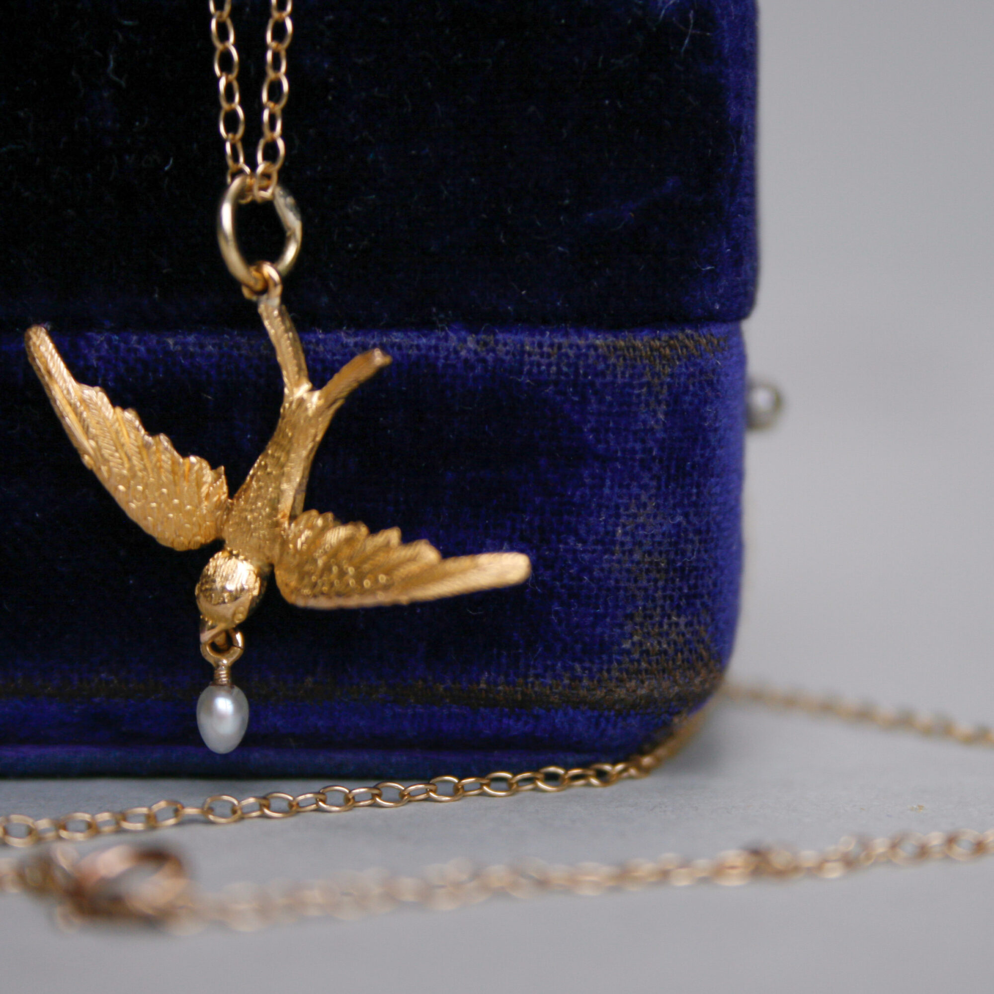 Antique Edwardian 15ct gold swallow and pearl drop pendant - Image 2