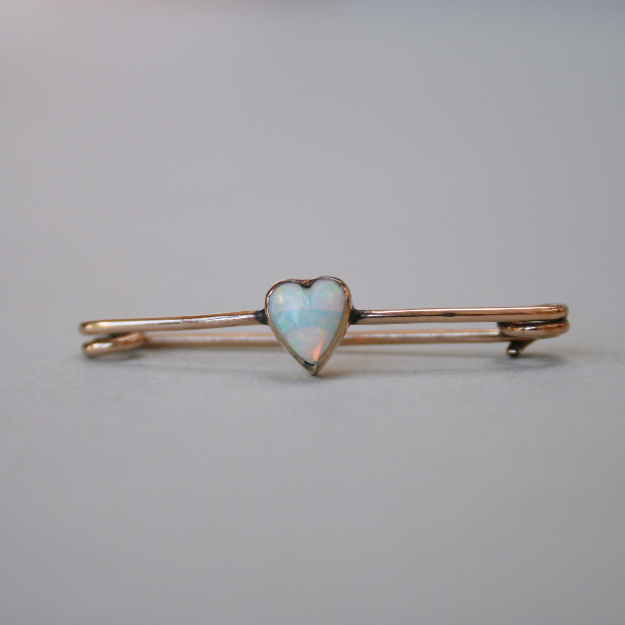 Antique Edwardian 9ct gold heart shape opal bar brooch