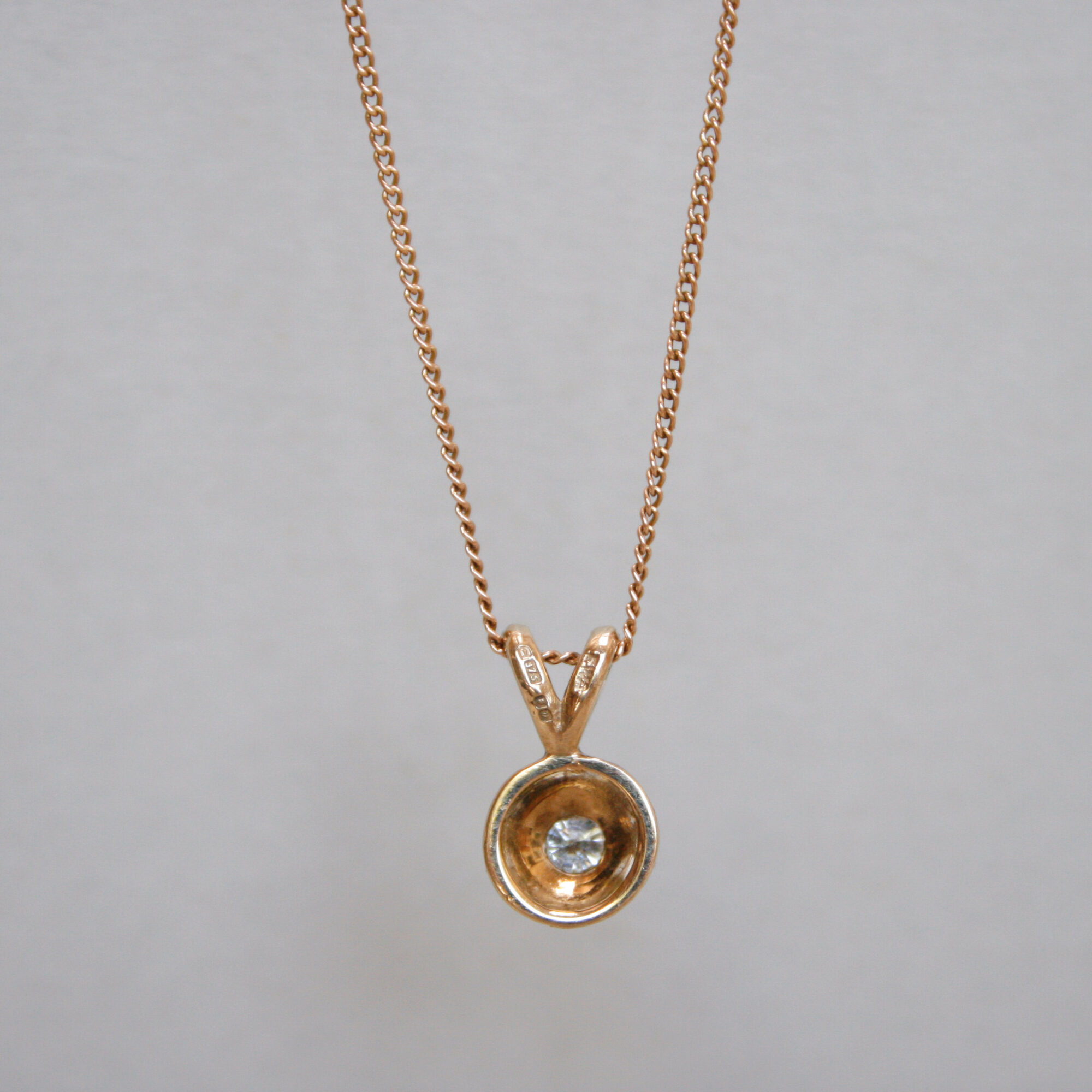 Classic 9ct gold diamond solitaire necklace - Image 3