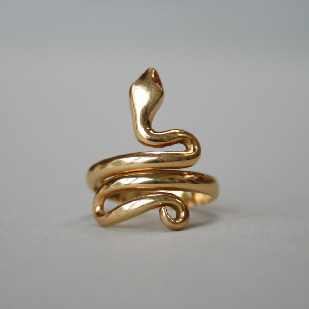 Contemporary 18ct gold snake ring