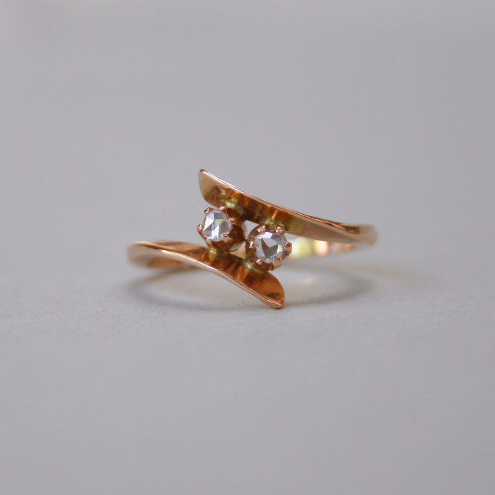 Aesthetic 14ct gold rose cut diamond toi et moi crossover ring