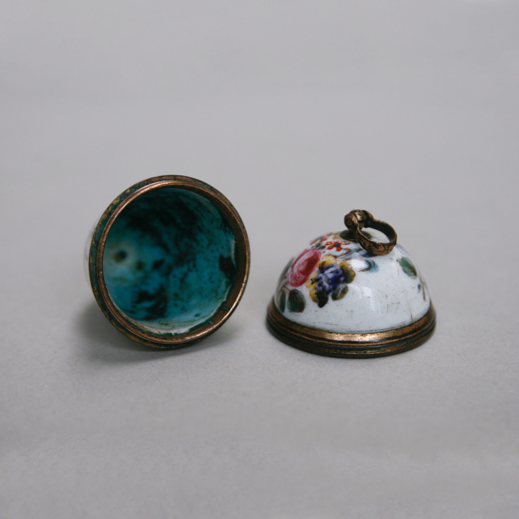Antique Georgian English Bilston enamel egg shaped opening pendant c.1800 - Image 6