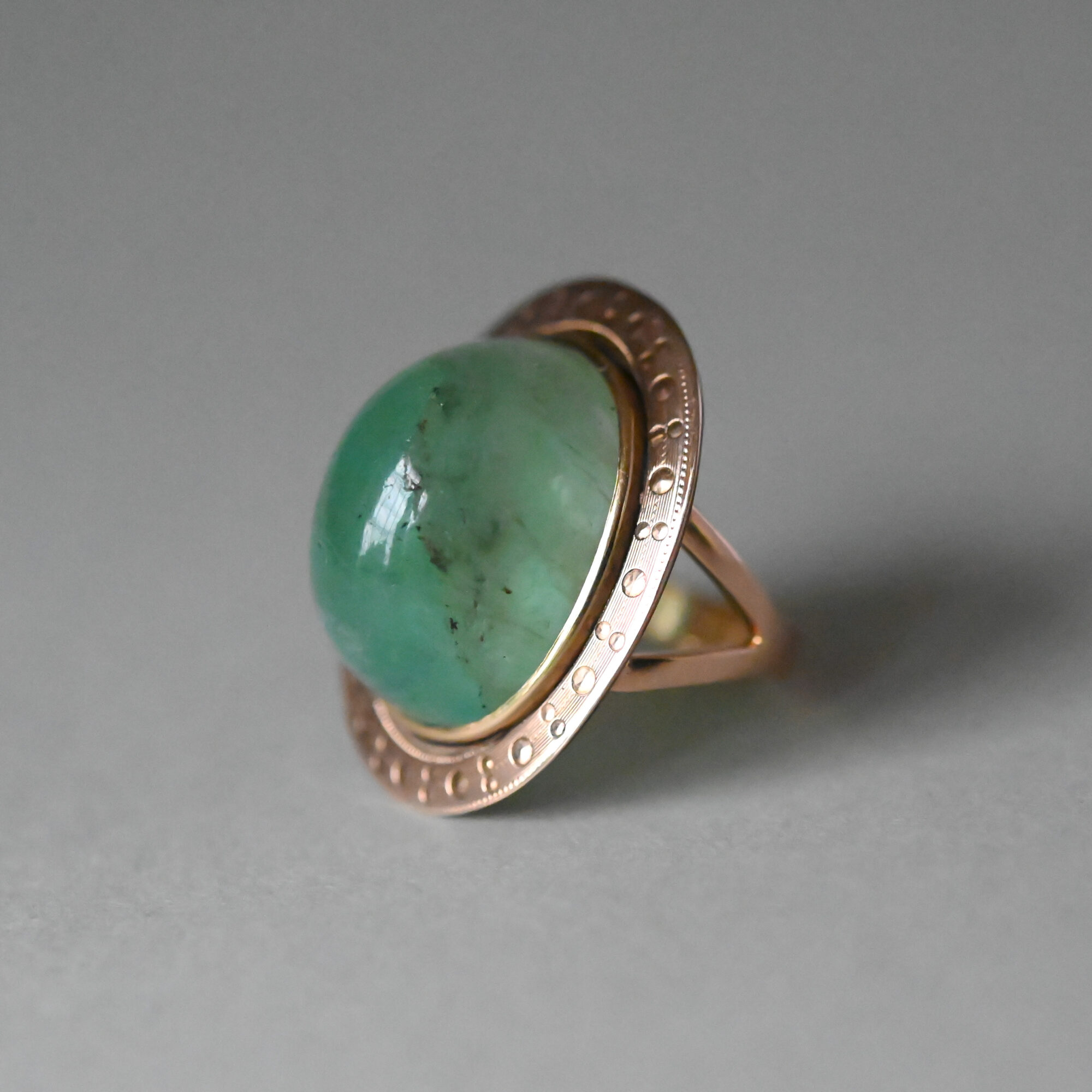 Bespoke 18ct gold emerald cabochon ring, 29.58 carats - Image 2