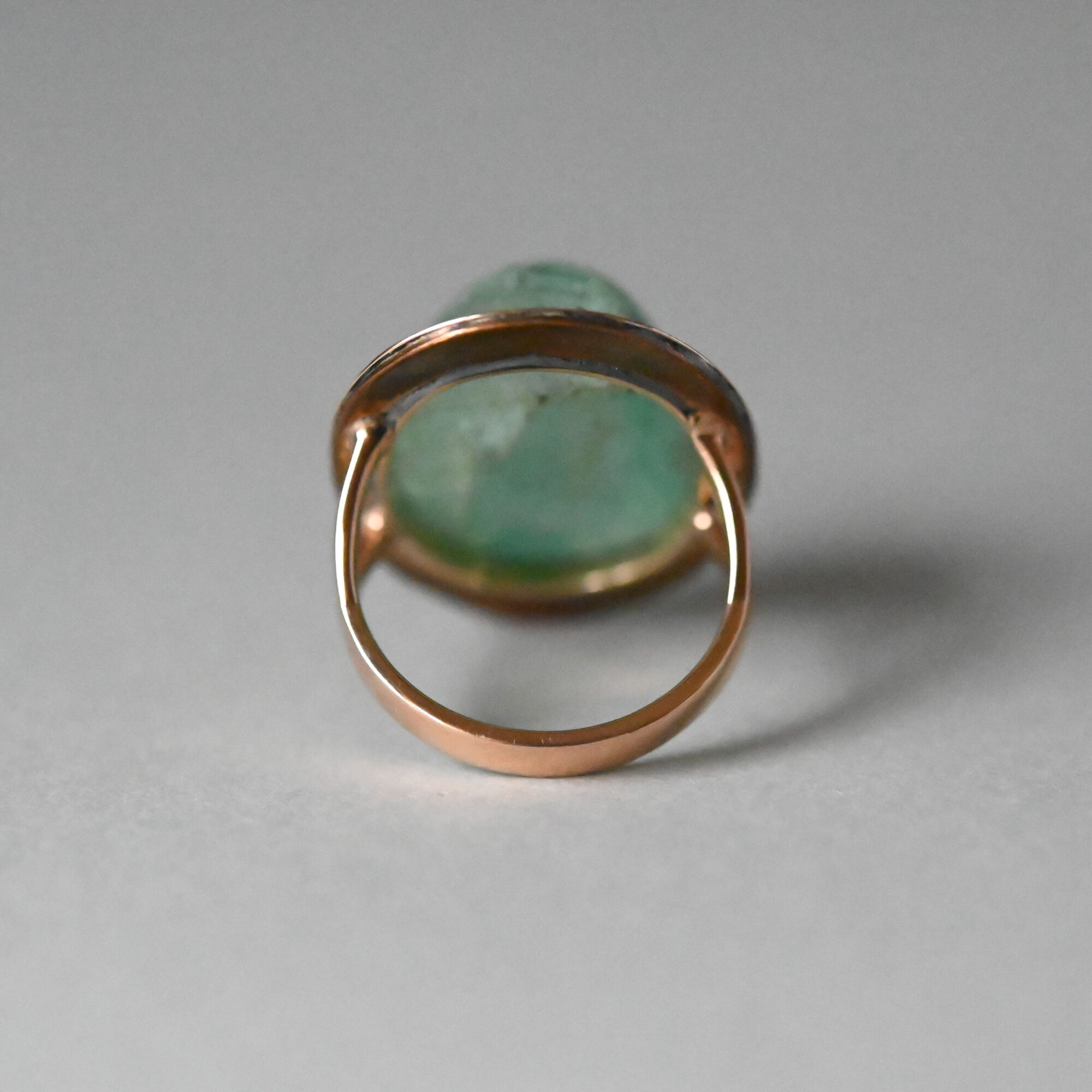Bespoke 18ct gold emerald cabochon ring, 29.58 carats - Image 5