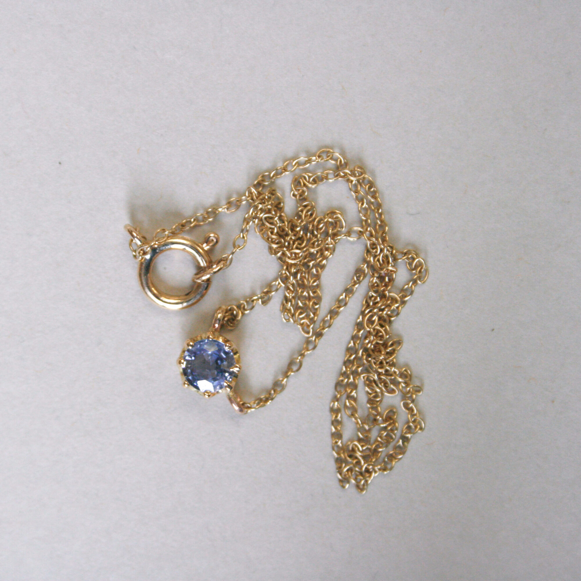 Cutie 9ct gold cornflower sapphire necklace - Image 4