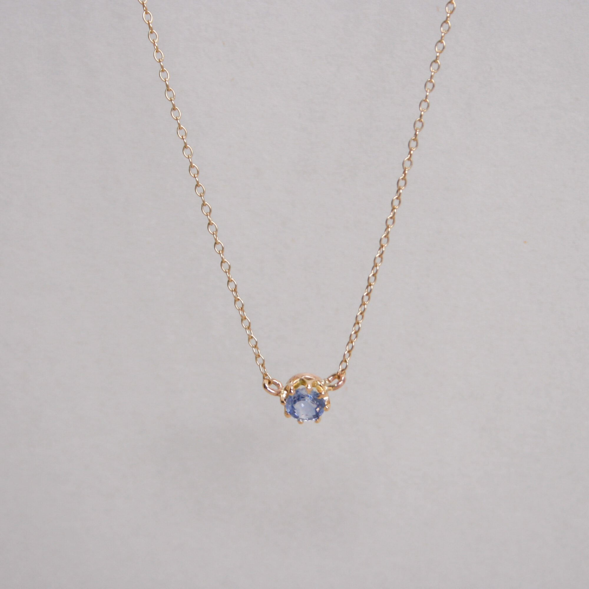 Cutie 9ct gold cornflower sapphire necklace