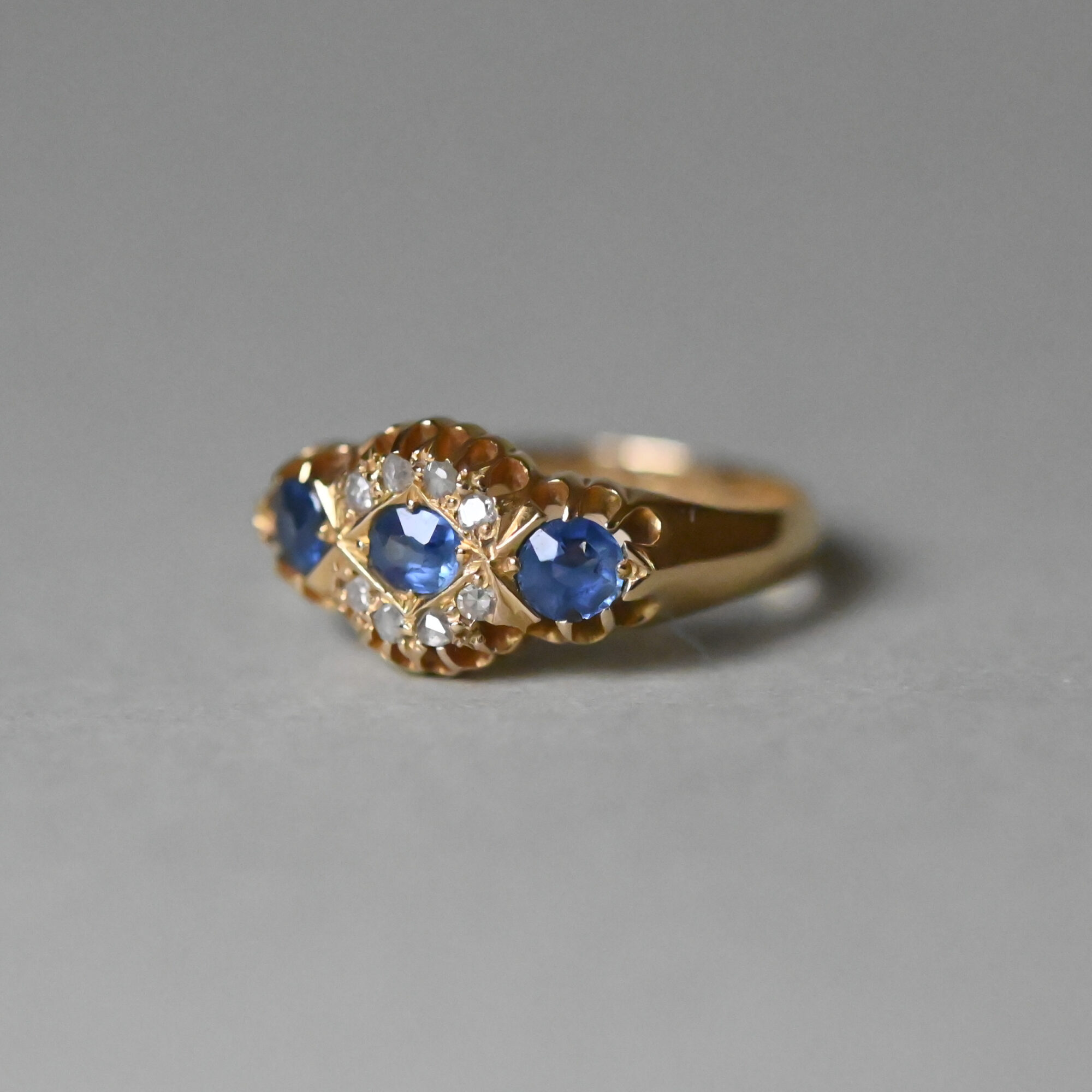 Edwardian 18ct gold sapphire and diamond cluster ring, 1904 - Image 2