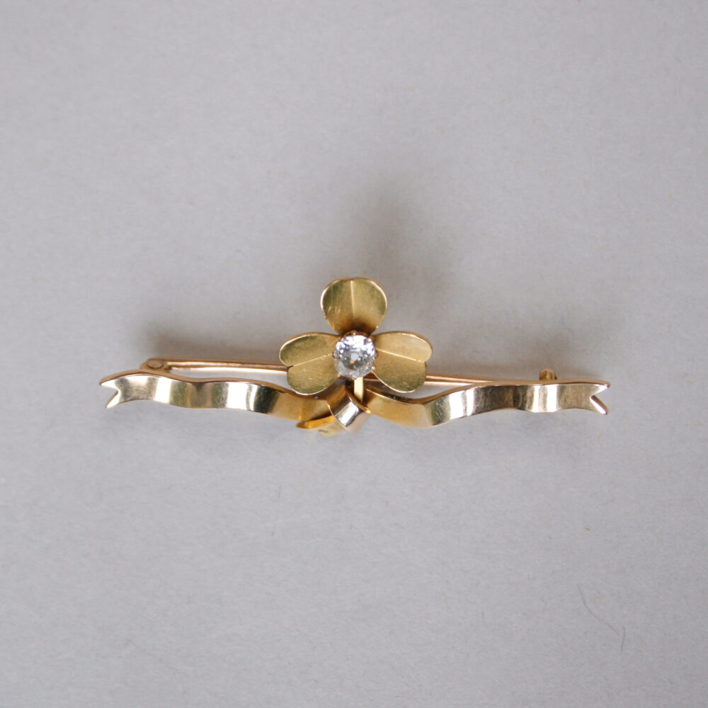 Victorian 15ct gold old cut diamond shamrock bar brooch