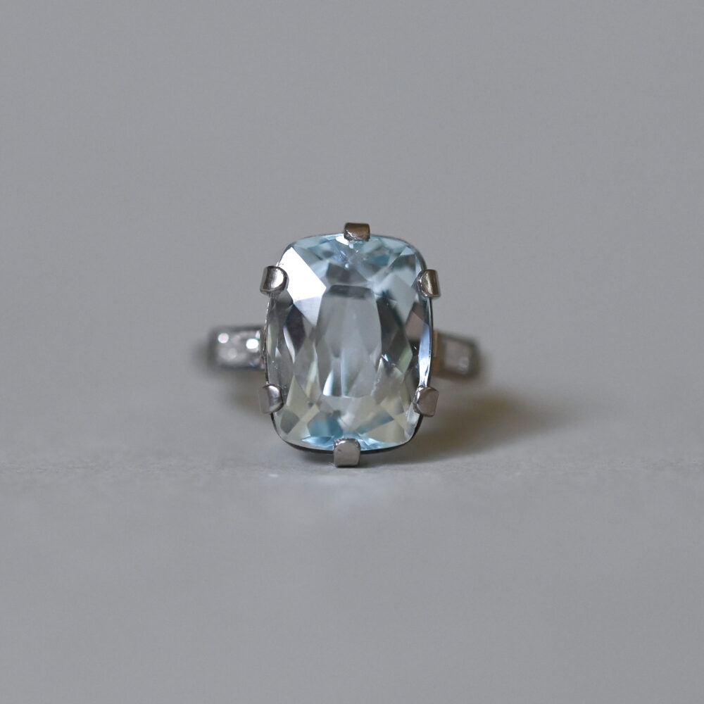 Art Deco 18ct white gold topaz and baguette cut diamond ring, c.1930s