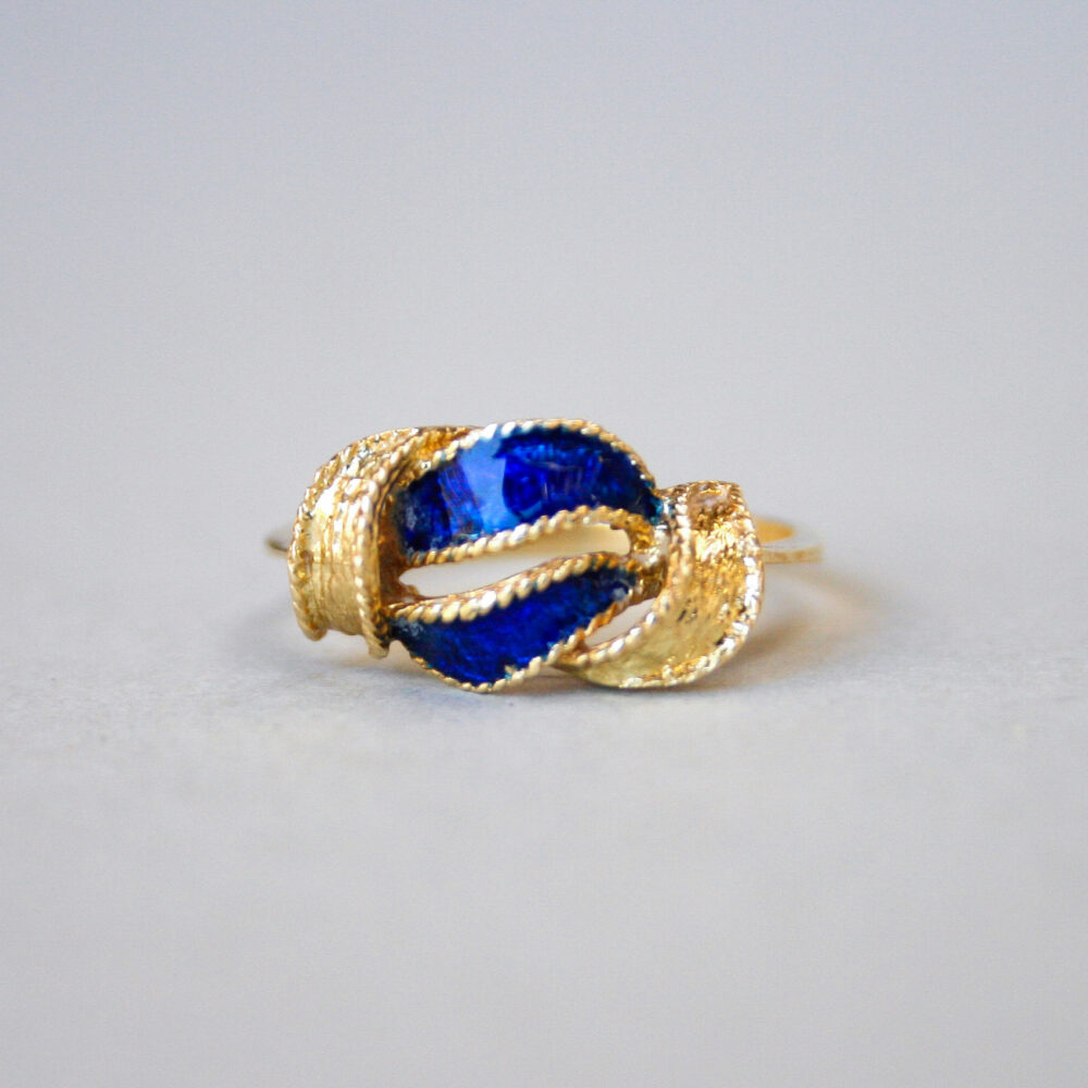 Aesthetic 18ct gold blue enamel leaf crossover ring