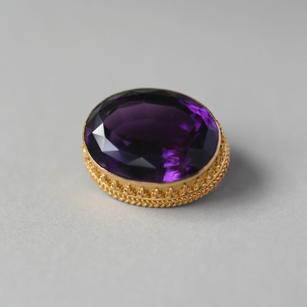 Victorian 1860s 15ct gold amethyst fleur de lis brooch