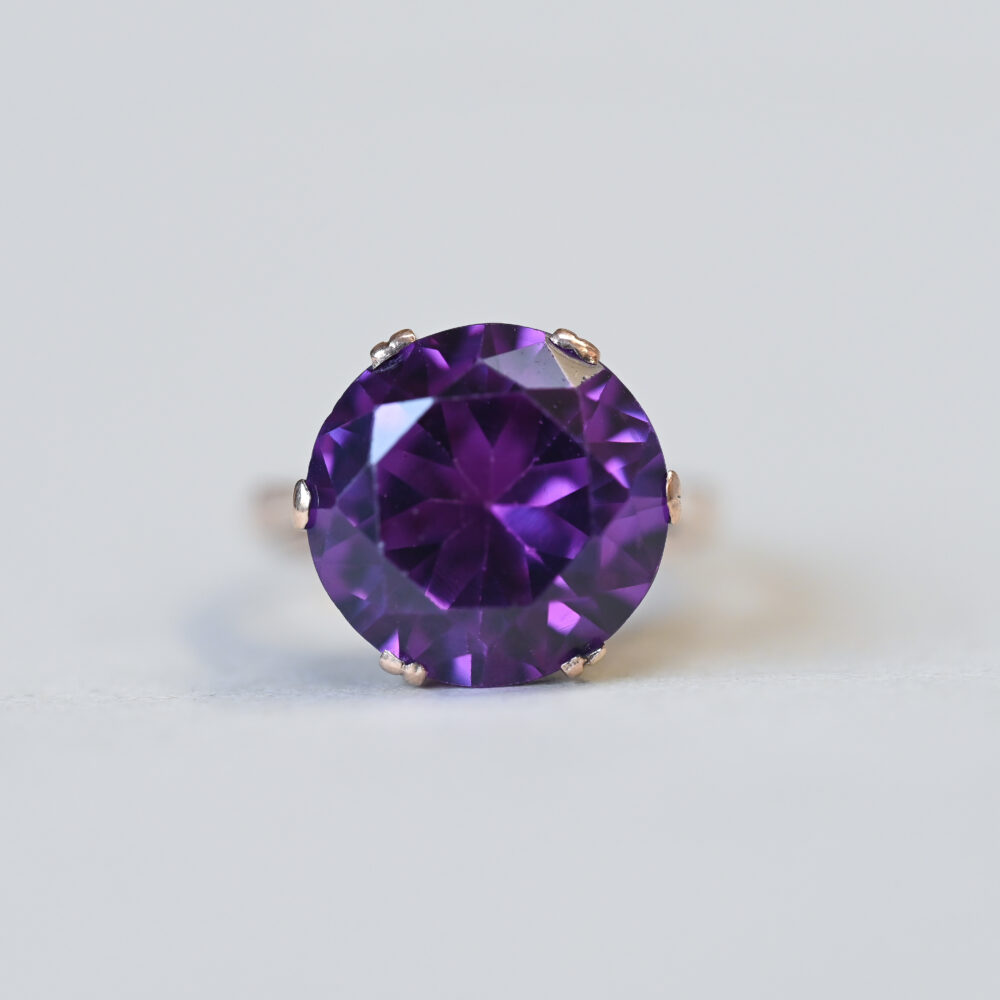 Vintage 9ct gold colour change sapphire ring