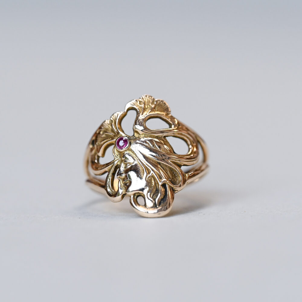 Aesthetic 9ct gold Art Nouveau design lady ring with ruby