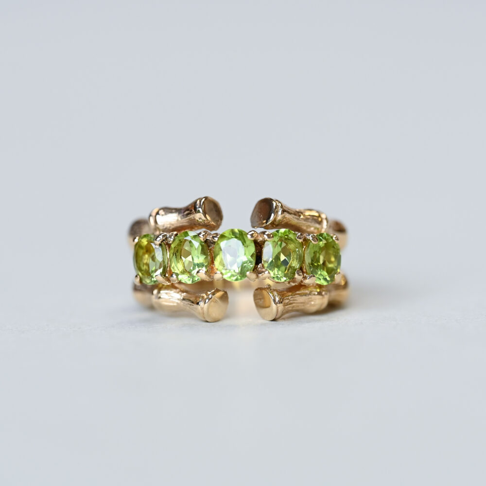 Vintage 9ct gold peridot textured bamboo band ring